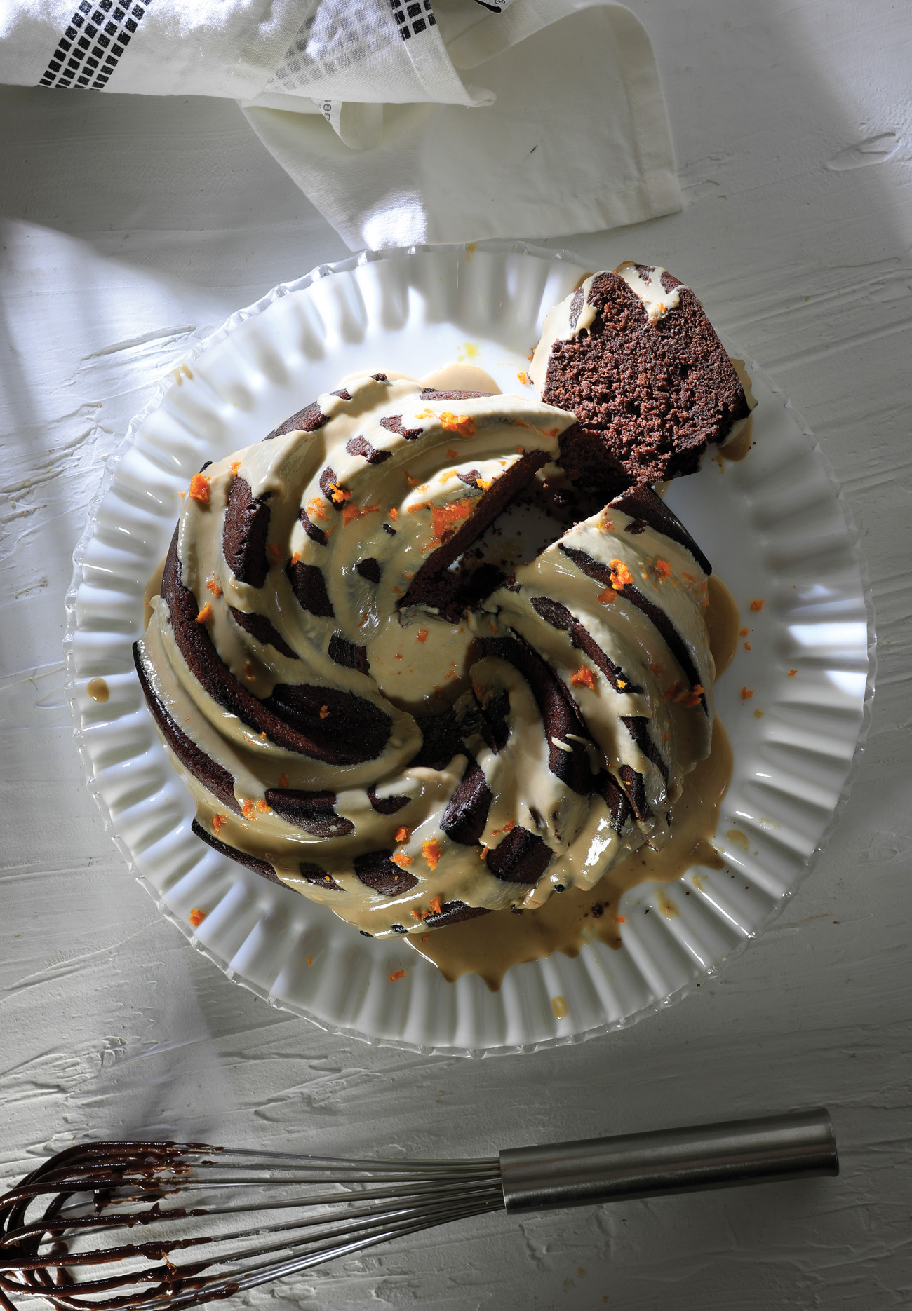 Κέικ νηστίσιμο με σοκολάτα, ταχίνι & πορτοκάλι